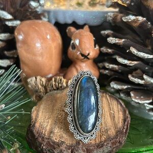 925 Sterling stunning labradorite ring